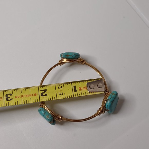 Very Small Gold Tone Wire And Blue Elephant Bracelet - Picture 7 of 10